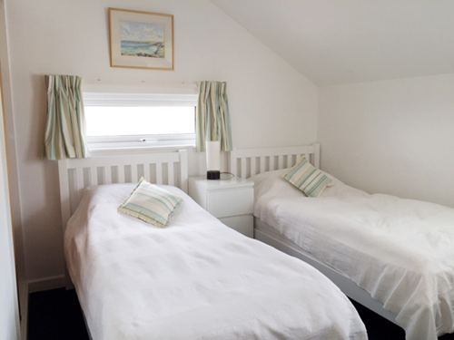  Clifftops Twin Bedroom